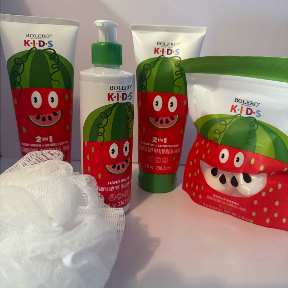 Bolero Kids STRAWBERRY WATERMELON SWIRL Bath Gift Set